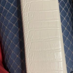 A New Day Eyewaer case NEW